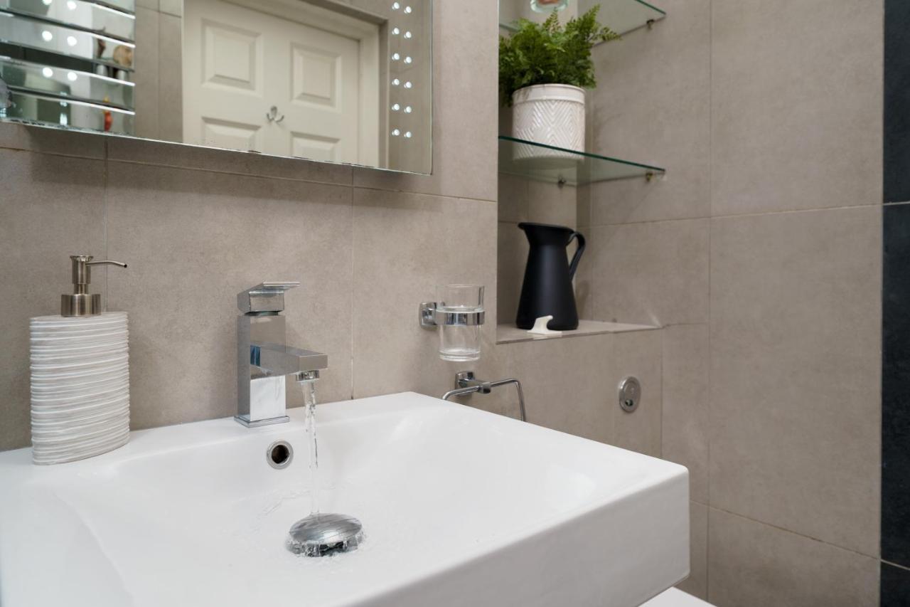 2 Bedr, 3 Beds, 1 Bath Thames, Trafalgar Sq 伦敦 外观 照片